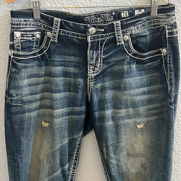 Miss Me Mid-Rise Distressed Bedazzled Thick Hem Easy Crop Size 28 - Picture 3 of 7